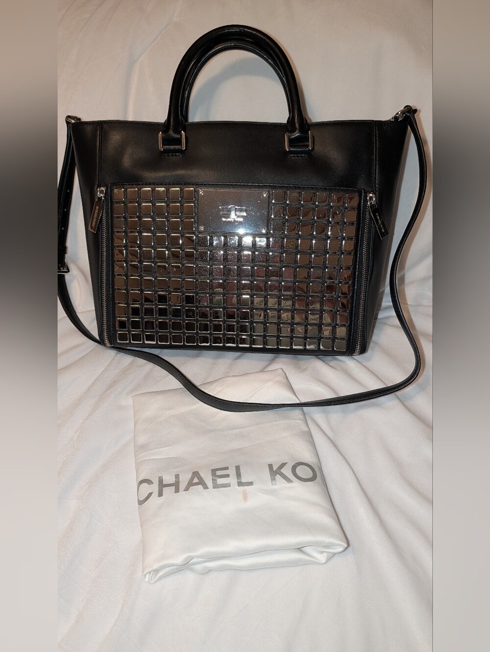 MICHAEL KORS NATALIE TILE LEATHER LARGE SHOULDER BAG W DUST BAG BLACK GOLD VGUC